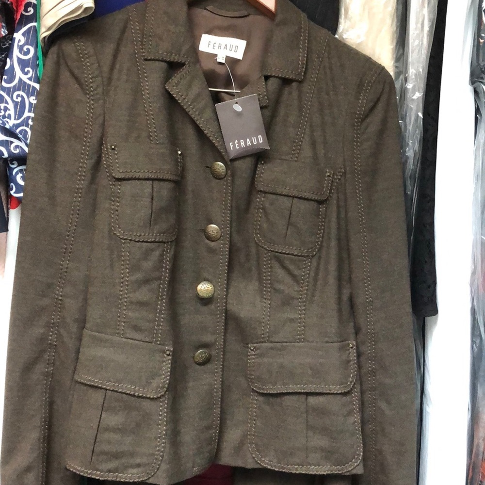 Suit, new with tag